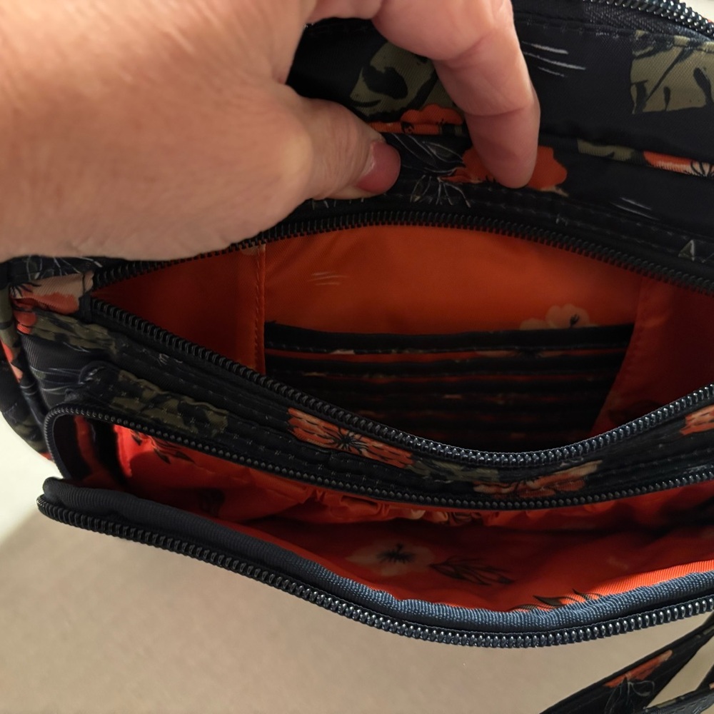 Lug Carousel Floral Crossbody Bag - Picture 6 of 7